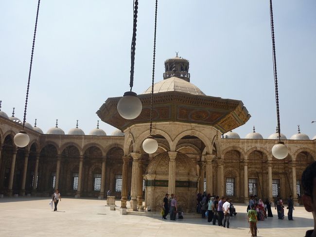 この時計台と、2つと何かを交換したてことですが。<br />相手はフランスさん。