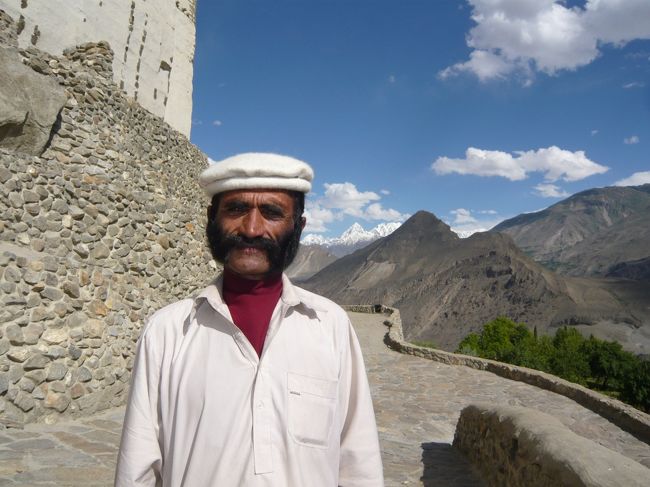 バルティット・フォートの名物ひげおじさん。地球の歩き方にも出ています