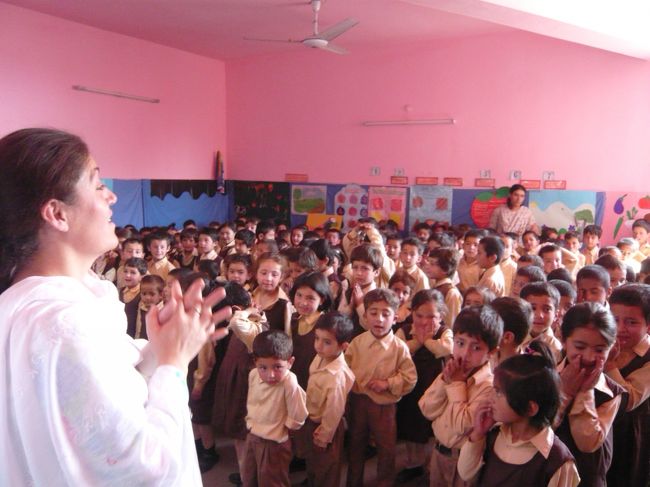 校長先生との談話の後、授業参観をさせていただきました