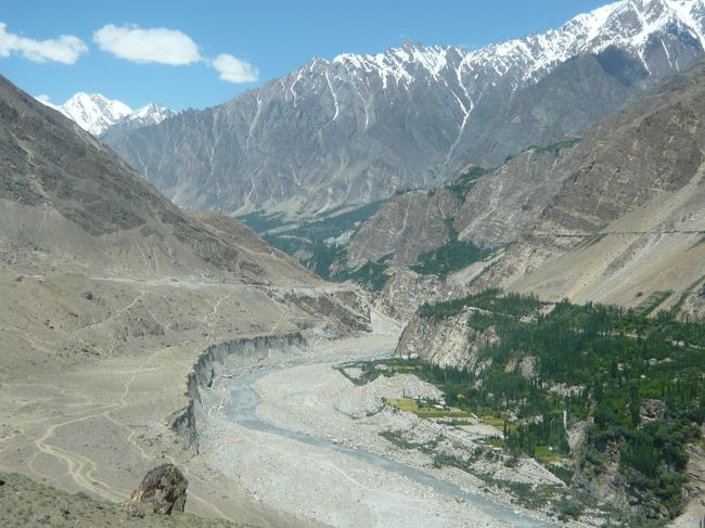 翌日はフンザ川上流のグルミツトに向かいます