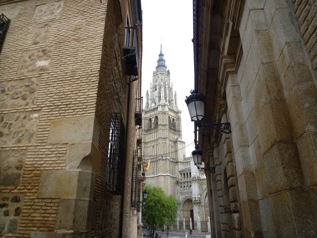 そうこうしてるうちに、カテドラルが見えてきました。