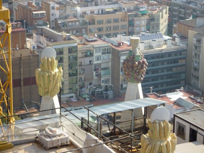 エレベーターで登ってみました。<br />私は高所恐怖症なので、かなり震えました(笑)<br /><br />ちなみに、エレベーターはとても混みます。<br />朝一で行っても30分以上待ったと思います。