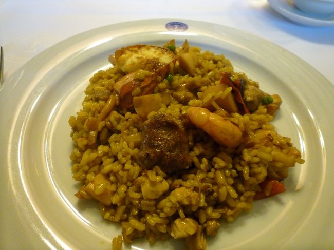 この店のパエリアは絶品！！<br />ボリュームもあり、味も濃い目なので食べごたえがありました。<br />お勧めです！！