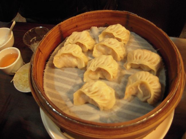 お店のおねえさんもシャイなんだけどノリが良くって、とても楽しかったです。<br />それに、ものすごく気配りをしてくれました。