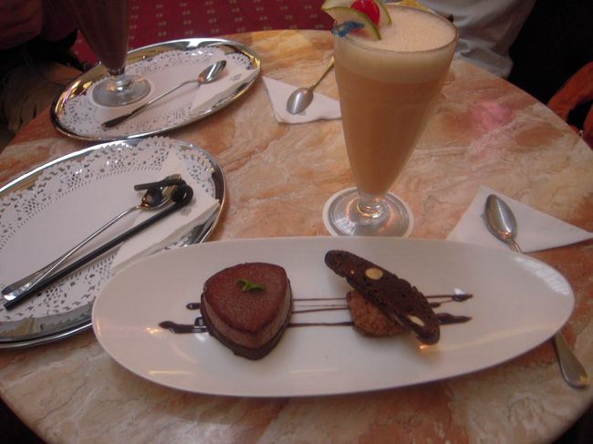 ケーキとジュース頼んだけど、微妙だった。。<br />日本と同等かそれ以上高かったのに！