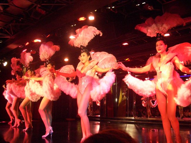 夜はカリプソへ向かいました！<br />きれいな（たぶん？）お姉さんがたくさん。