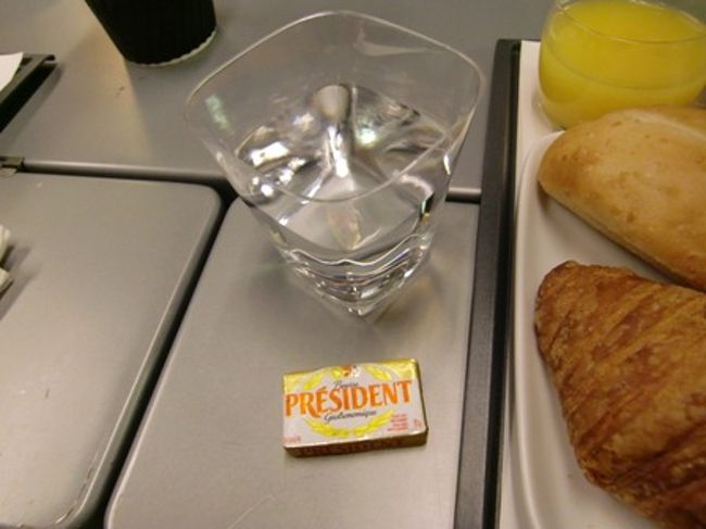 お水。<br /><br />それ、Waterじゃん！<br />私の発音が悪すぎてわからなかったのですねぇ・・・（悲）