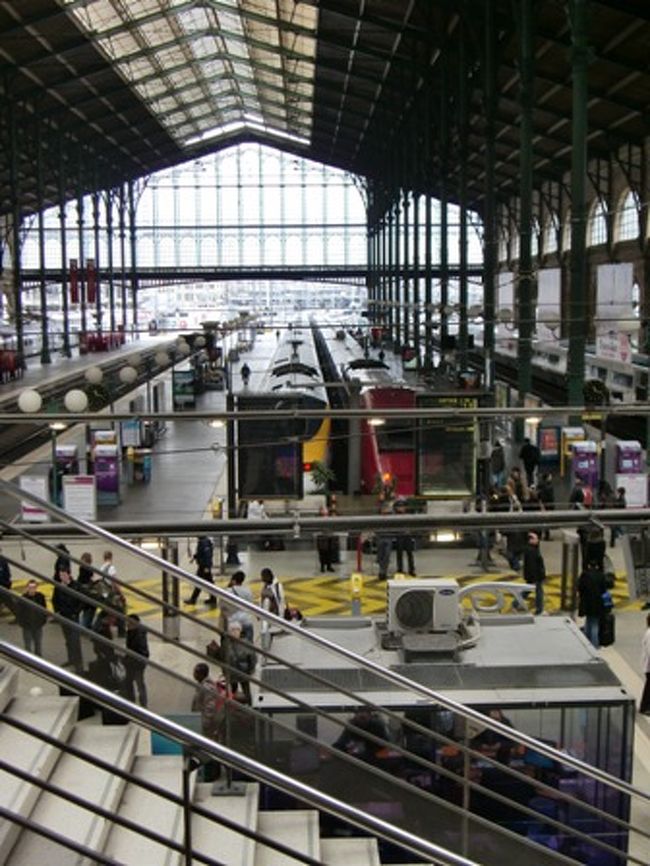 北駅の駅舎。<br /><br />ホームが剥き出しなのがとても新鮮。