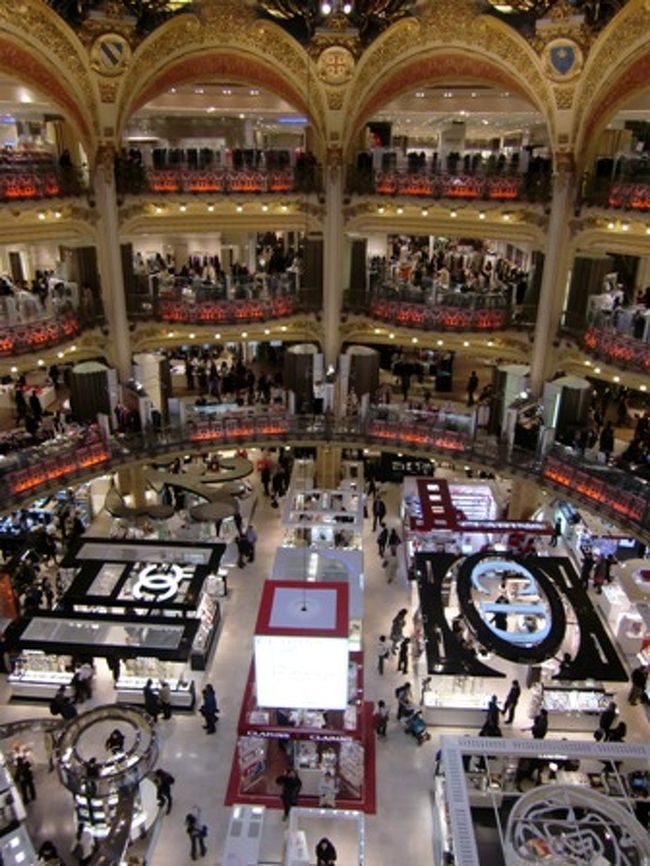 歌劇場のような造りです。