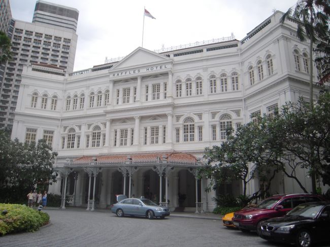 そうです、ラッフルズシティホテル！<br />いつかは泊まってみたいもんです。
