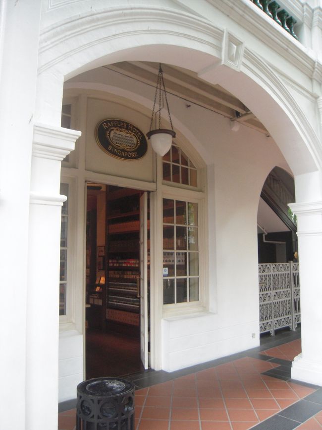 ここでお土産を買いました。<br />カヤジャムや、人形等々、、、