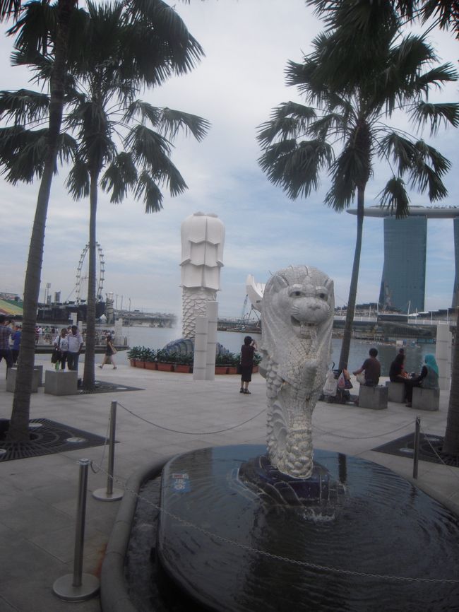 ちびマーライオンもいます。