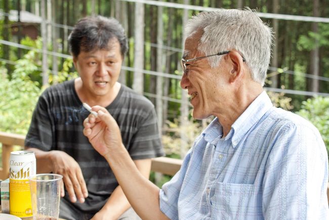 さて紹介の続き。<br /><br />前回幹事をやってくれた風魔さん（http://4travel.jp/traveler/cruising/）と、日本-ウドンターニーで遠距離恋愛中のkunpaoさん（http://4travel.jp/traveler/kunpao/）。<br /><br />５ヶ月ぶりの再会に話が弾みます。