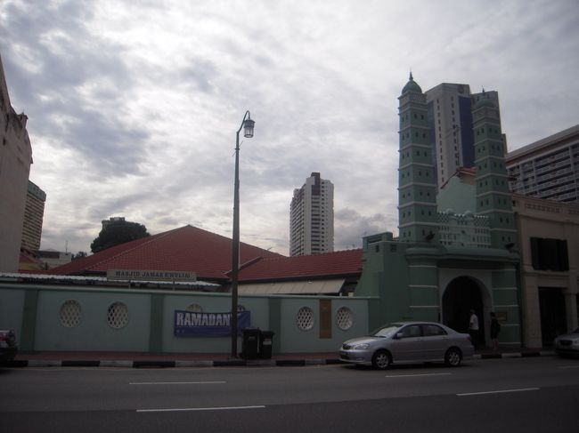 小さいですが、モスクもありました。<br />日本語での説明書きもあり。