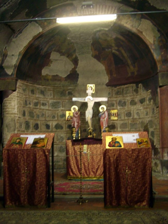 他の教会は入場料が不要でしたが、こちらは入場料３レバが必要でした。<br /><br />歴史を感じさせる教会で、敬虔な気持ちになりました。