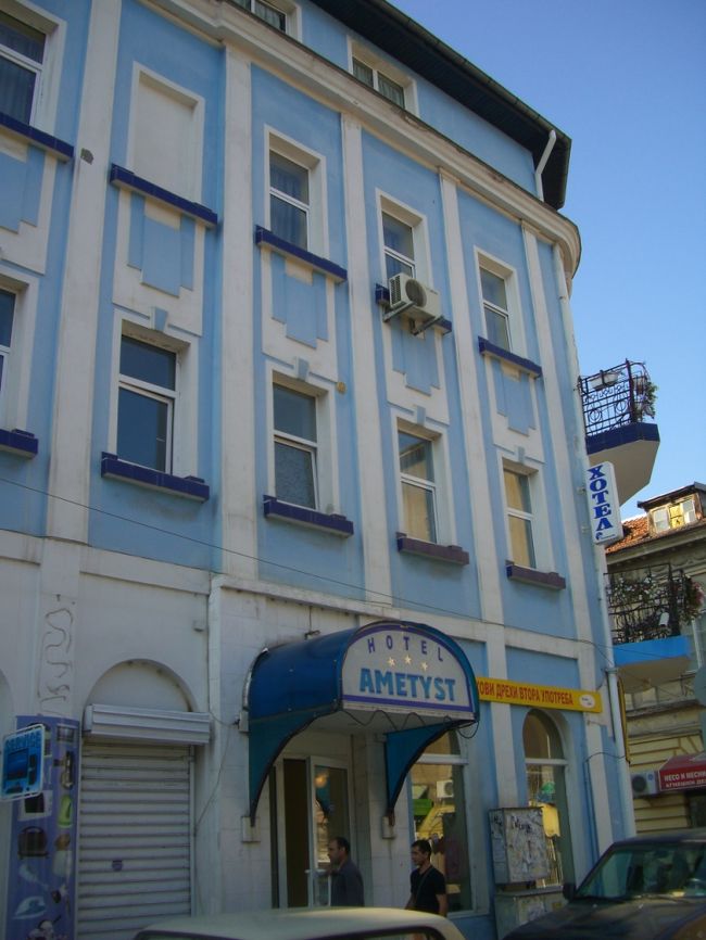 観光を終え、ホテルに戻りました。<br /><br />3泊したホテル・アメジストをチェックアウトし、出発前に予約していたホテルへ歩いて移動しました。<br /><br />ホテルの料金や部屋の写真は、前の旅行記をご覧ください。<br /><br />https://ssl.4travel.jp/tcs/t/editalbum/edit/10476039/