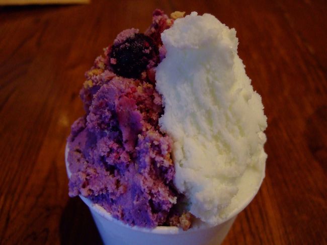 ここのジェラートはかなり美味しい。<br /><br />食べたのは塩ミルクとベリーベリー。