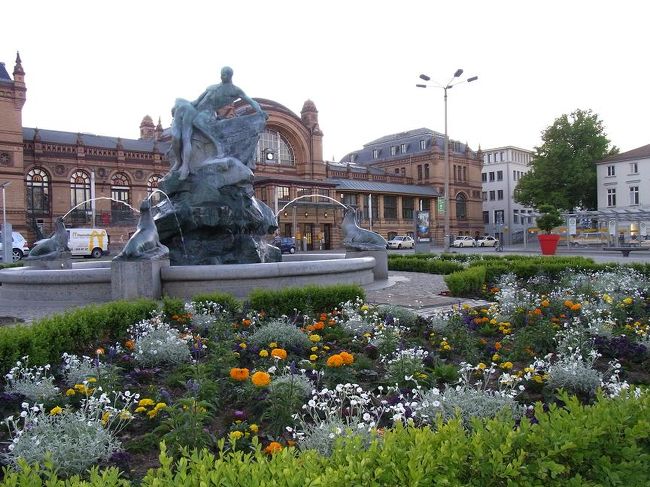 夜９時近くのシュヴェリーン駅前