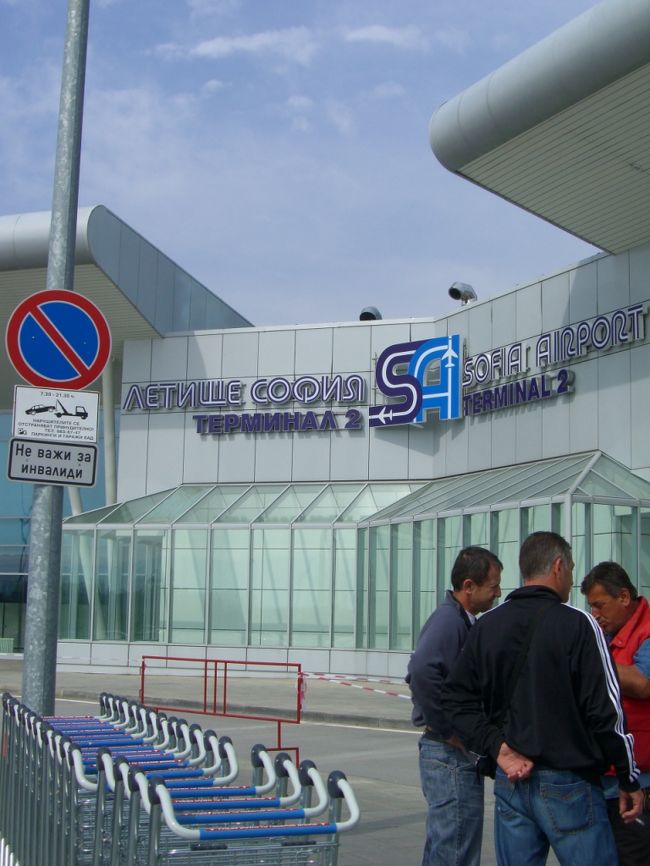 空港までは、20分ほどで到着しました。