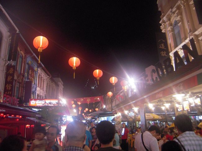 そしてカムバックトゥーチャイナタウン！<br />夜は雰囲気が出てていいですね！