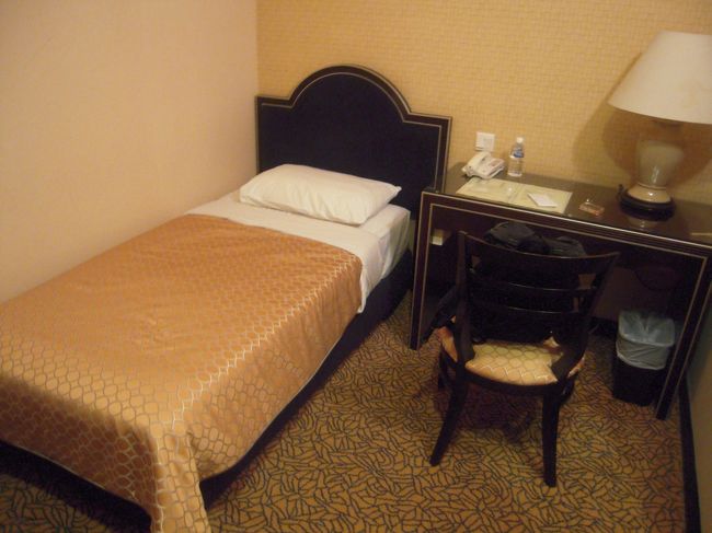 ここから復路です。<br />復路で休憩した、チャンギ空港アンバサダートランジットホテルの写真で<br />す。<br />ちなみにシャワー、トイレ共同のバジェットルームです。