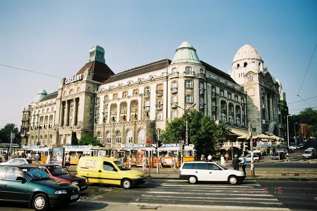 温泉がありました。ヨーロッパの温泉ってどんなのでしょうか？<br /><br />想像が出来ない。ま　期待せずに入ってみました。