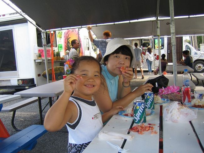 今回は１周しなかったですがオアフ島の北の端、カフク付近ではエビの屋台が出ています。お勧めです。<br />これはジョバンニさんの店(０５年の画像ですみません）