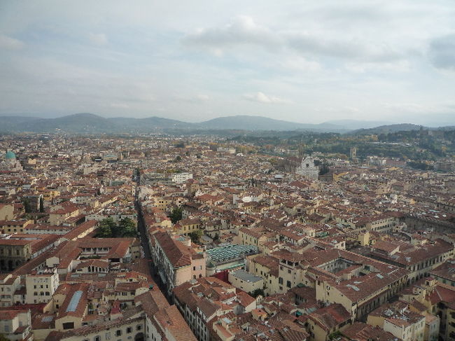 何と素晴らしい眺めなのでしょう！頂上には日本人観光客もたくさんいました。