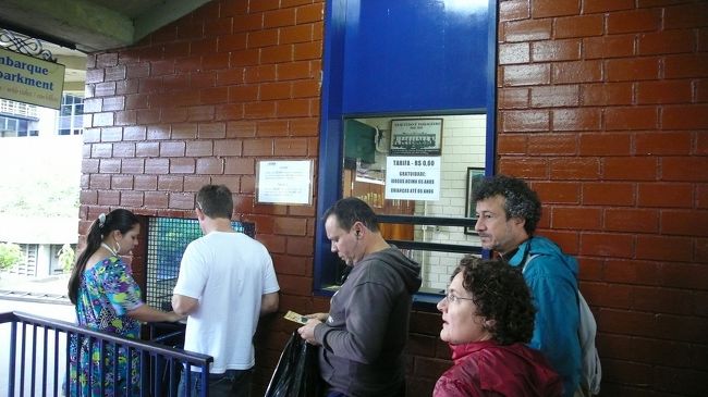 乗り場はちょっと見つけにくかったです。<br />市立劇場のすぐそばです。