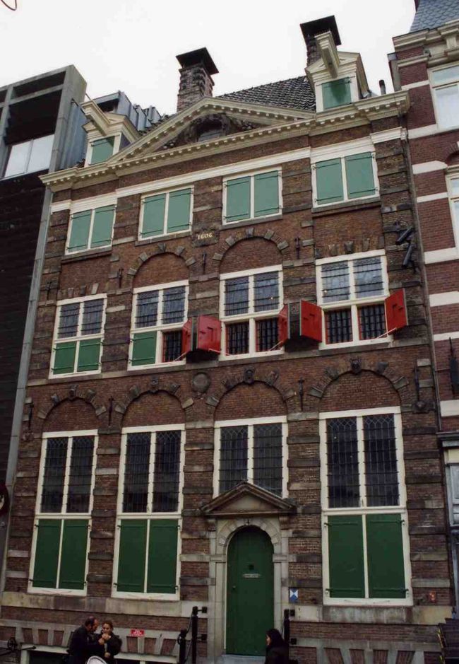 レンブラントの家。<br />有料で中に入れます。当時の様子が再現されていて、レンブラントが住んでいたころの様子がわかります。