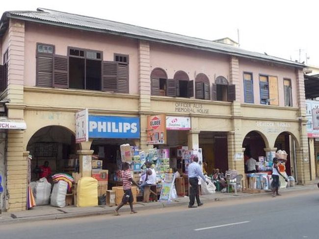 街はごみがあまりなく清潔。