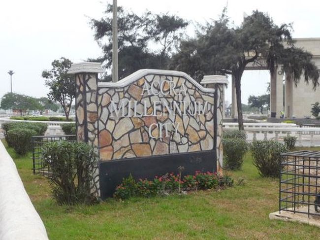 独立広場辺りはアクラのミラニアムシティと呼ばれている。