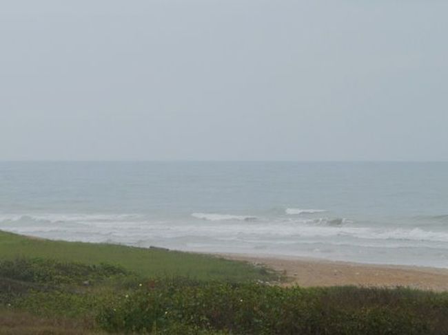 あいにくの曇り空。