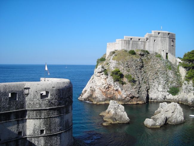 城壁巡りは一方通行。ピレ門の入り口から入るとまずは海側に向かいます。