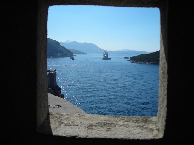 こんなに青くて美しい海は初めて見ました。