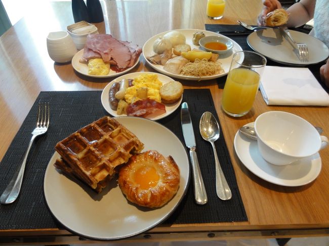 リッツでの朝食<br /><br />ここのパンはおいしい