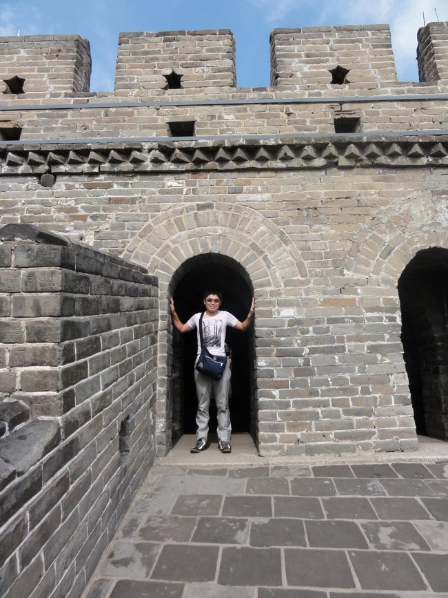 万里の長城で記念撮影<br /><br />場所は八達嶺という一番有名なところ