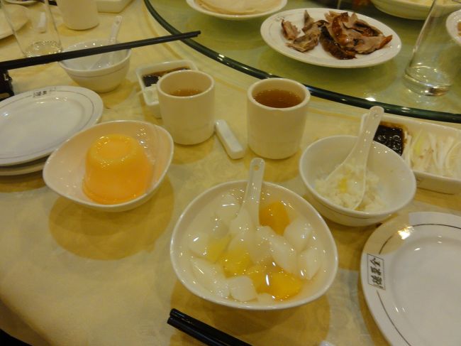 またオプションでデザートを注文<br /><br />杏仁豆腐とマンゴープリン<br /><br />とくにマンゴープリンがいい、あっさり旨い