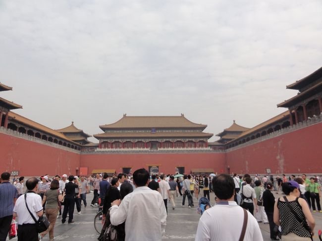 最初に午門に向かいます