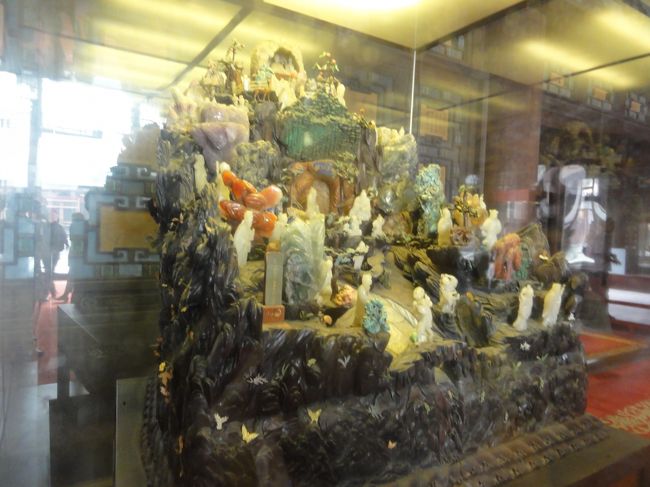 だれか忘れましたが皇帝がお母さんにプレゼントした『たからもの』とガイドが言っていました