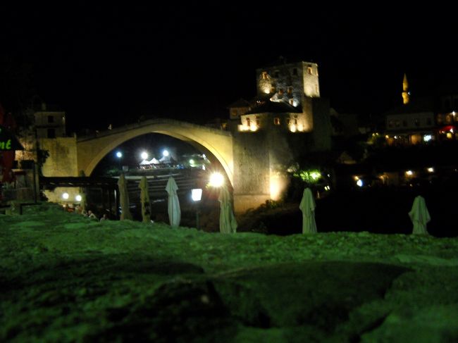 ライトアップされたスターリ・モストです。