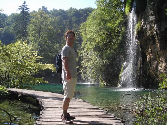 ２時間ほどで散策終了。ホテルに戻ってシャワーを浴びてからチェックアウト。10:45発のバスに乗ってザグレブへ。