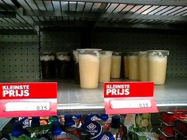 デザートが0.15ユーロで売られていました。<br />カスタード味とチョコレート味があって、かなり甘かったです。