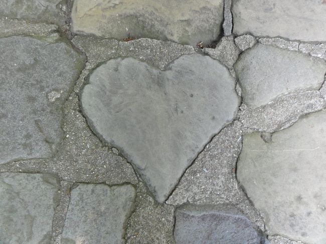 17：20ハートひとつだけ見つけました。（園内には2つあるらしいのですが）<br />このあと、お土産さんをぷらぷら