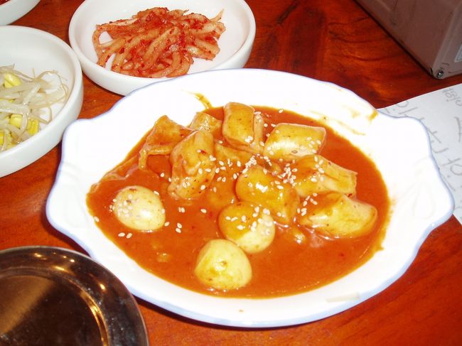 トッポキ☆<br />コレまた辛い！！<br />ビールがないと食べれません！！