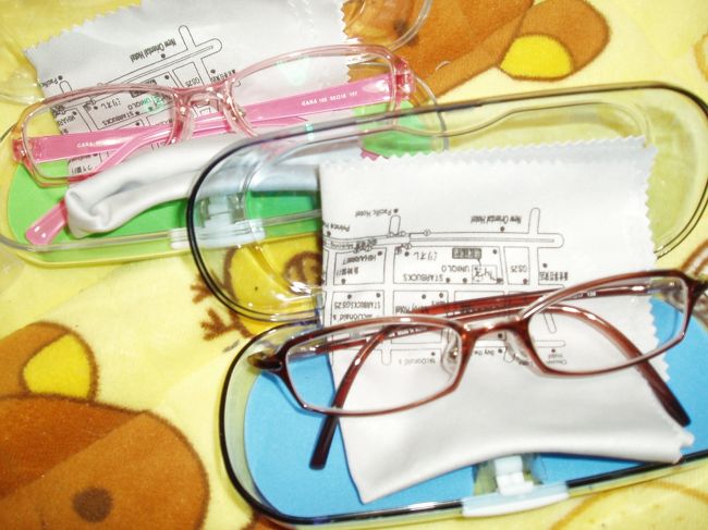 ガイドさんに教えられた『カナ眼鏡』☆<br />２つで９０００円やったかな。<br />ホテルまで届けてくれた♪