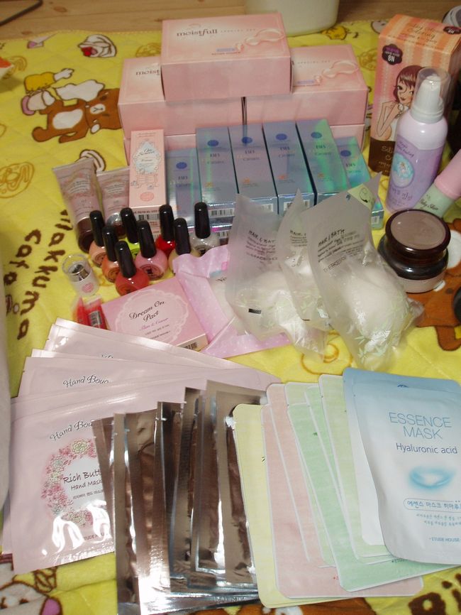 コスメも山盛り☆<br />安くても買いすぎ注意(笑)<br />オマケもすごい！！