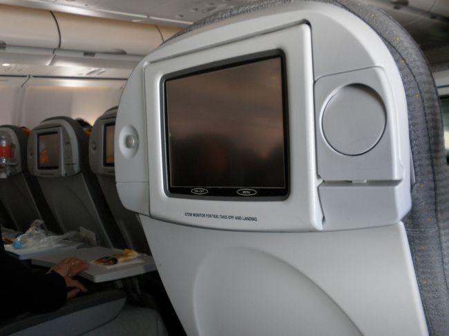 テレビが映らん！？<br />ぽぽのも隣のぽぽ母のも！！<br />結局映らず一人５０ユーロのお買い物券をもらった。<br />映らんでラッキー☆☆