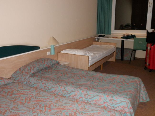 これエキストラベットですか！？<br />たぶんソファーやったんやろうな(-_-;)<br />寝相の悪いぽぽはドキドキです☆