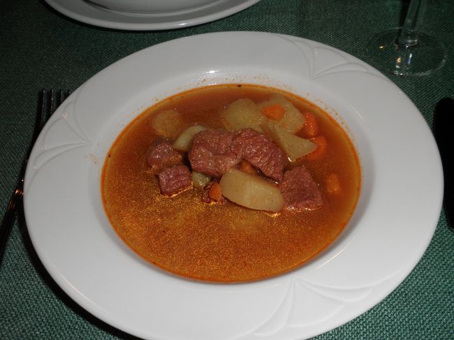 グヤーシュ☆<br />しょっぱ(>_<)<br />塩好きのぽぽでもけっこう辛いよ．．